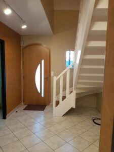 Peinture sur murs et escalier Angers et ses alentours